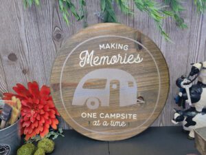 Making Memories 18" Round Sign